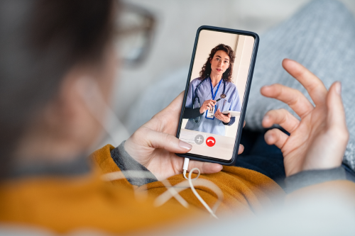 Get-your-student-sick-note-medical-via-video-call-hola-health
