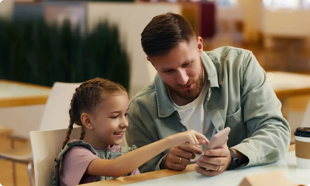 father-daughter-on-phone-talking