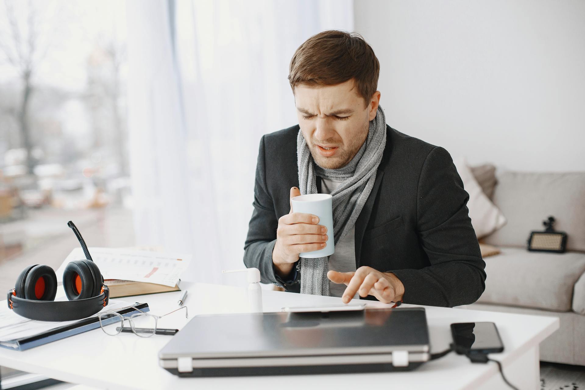 Sick employee needing an online sick note.
